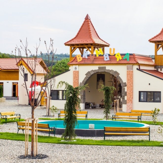 OFERTA 1+1 Gratis: Excursie de o zi - 31 august, Brambura Park, Ferma de cerbi si Pastravaria Albota